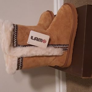 Lamo suede sheepskin tan short boots NIB sz 8
